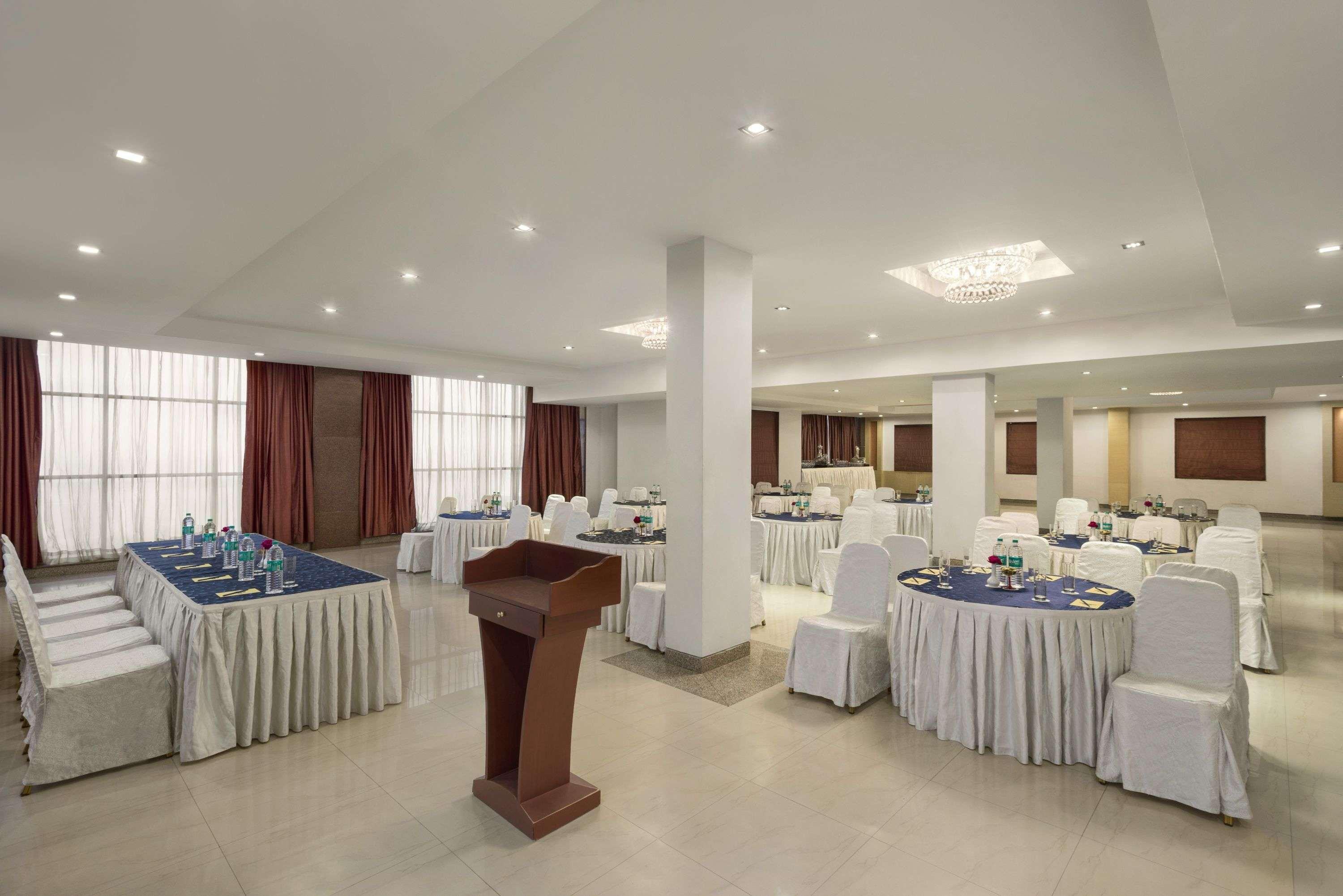Days Hotel By Wyndham Neemrana Exterior foto